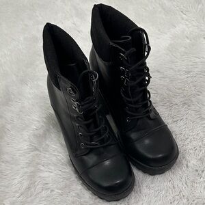😊 NWT Lovesick Heeled Ankle Boot 9 Wide Width